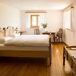 Chasa Chalavaina - Historisches Des Jahres 2024 Hotel