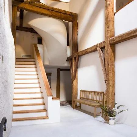 Отель Chasa Chalavaina - Historisches Des Jahres 2024 *