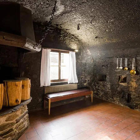 Hotel Chasa Chalavaina - Historisches Des Jahres 2024 *