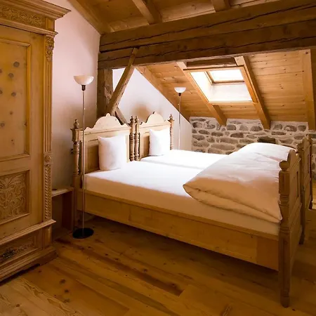 Chasa Chalavaina - Historisches Des Jahres 2024 Отель