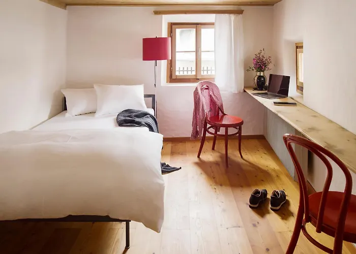 فندق Chasa Chalavaina - Historisches Des Jahres 2024