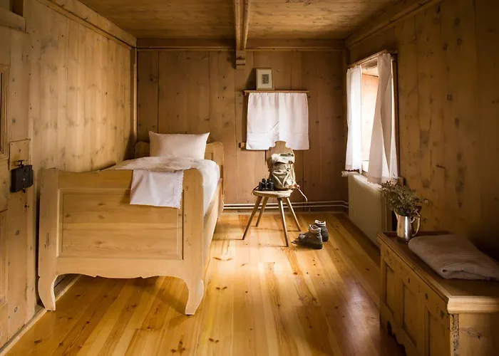 فندق Chasa Chalavaina - Historisches Des Jahres 2024